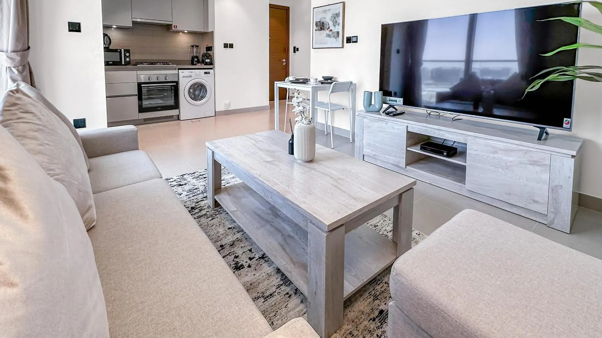 Apartment Easemytrip - Cozy And Elegant 1Br Apt With Large Pool And View Dubai