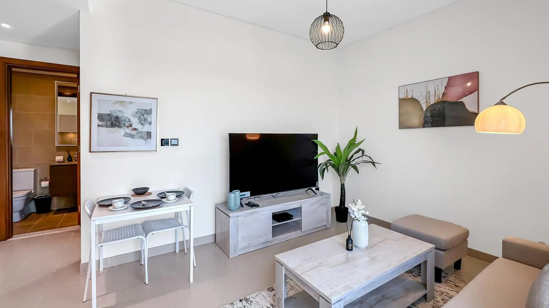 Apartment Easemytrip - Cozy And Elegant 1Br Apt With Large Pool And View Dubai